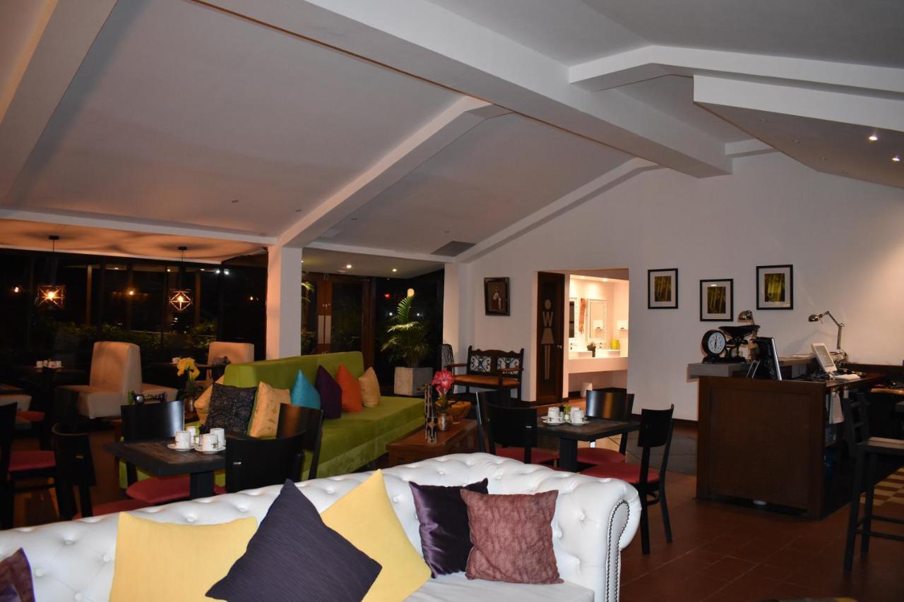 Hotel Bambu Inn Саленто Экстерьер фото