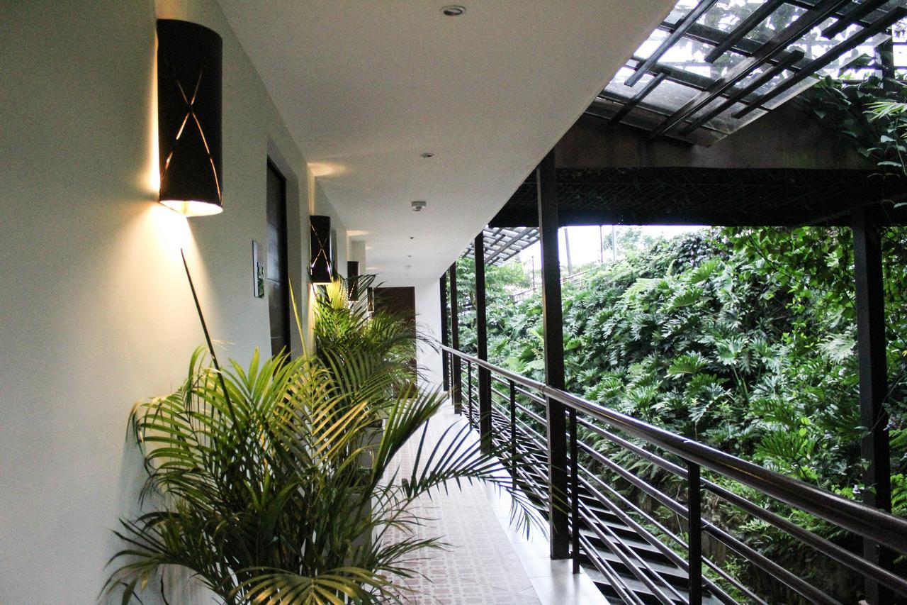 Hotel Bambu Inn Саленто Экстерьер фото