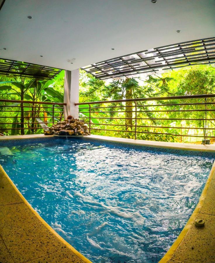 Hotel Bambu Inn Саленто Экстерьер фото
